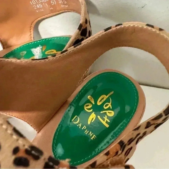NWOT DAPHNE Y2K LEOPARD WOODEN PLATFORM SANDAL 8 - Picture 5 of 8